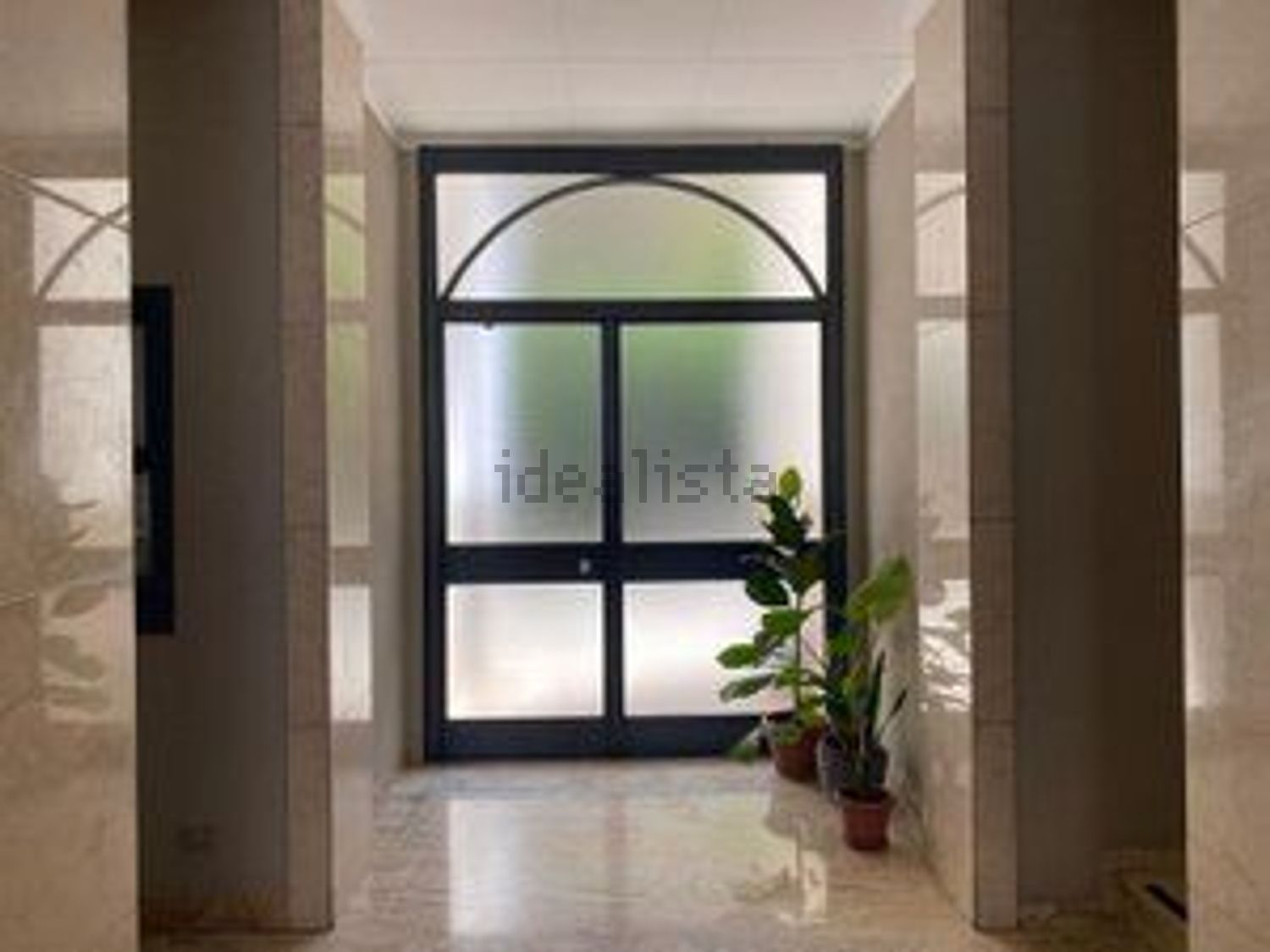 appartamento in vendita a Milano in zona Lorenteggio