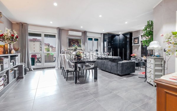 appartamento in vendita a Milano in zona Dergano