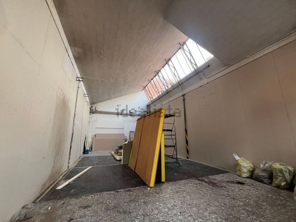 ufficio in vendita a Milano in zona Crescenzago