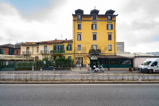 appartamento in vendita a Milano in zona Gallaratese