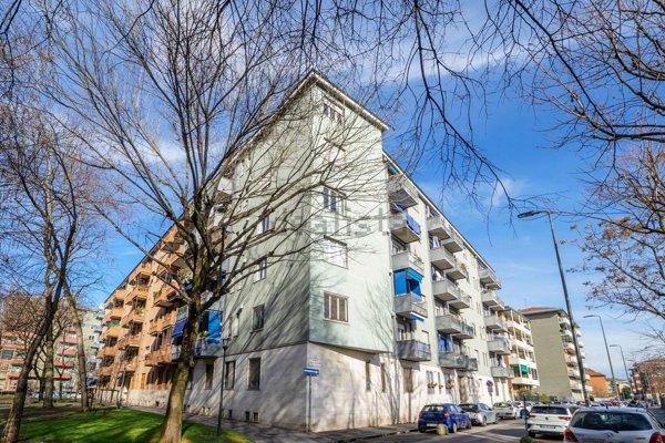 appartamento in vendita a Milano in zona Gorla