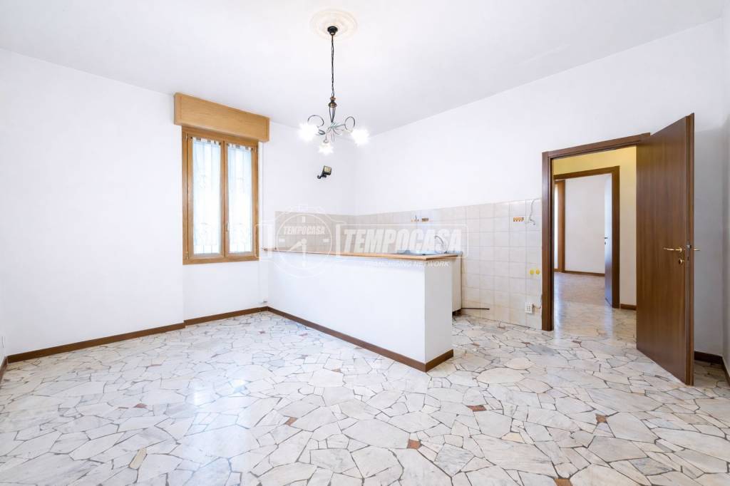 appartamento in vendita a Milano in zona Lorenteggio