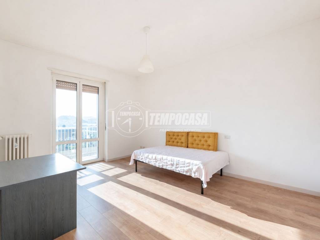 appartamento in vendita a Milano in zona Lorenteggio