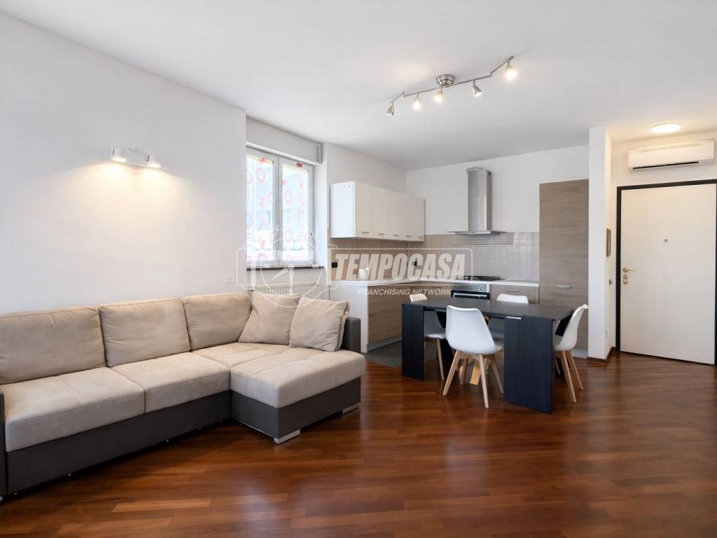 appartamento in vendita a Milano in zona Adriano
