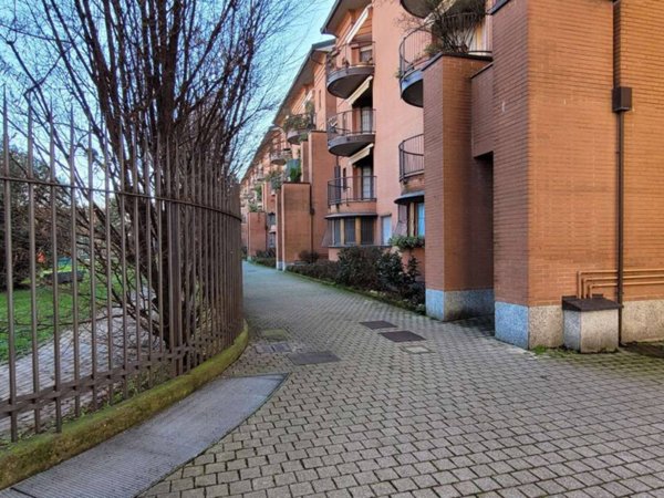 appartamento in vendita a Milano in zona Famagosta