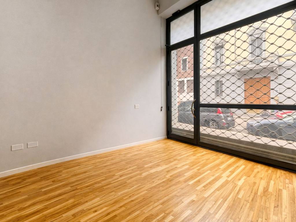 negozio in vendita a Milano in zona Isola