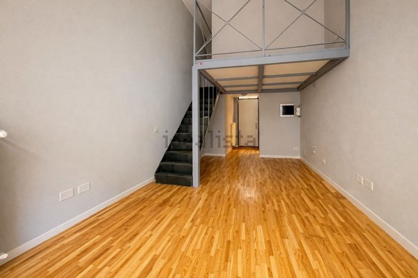 negozio in vendita a Milano in zona Isola