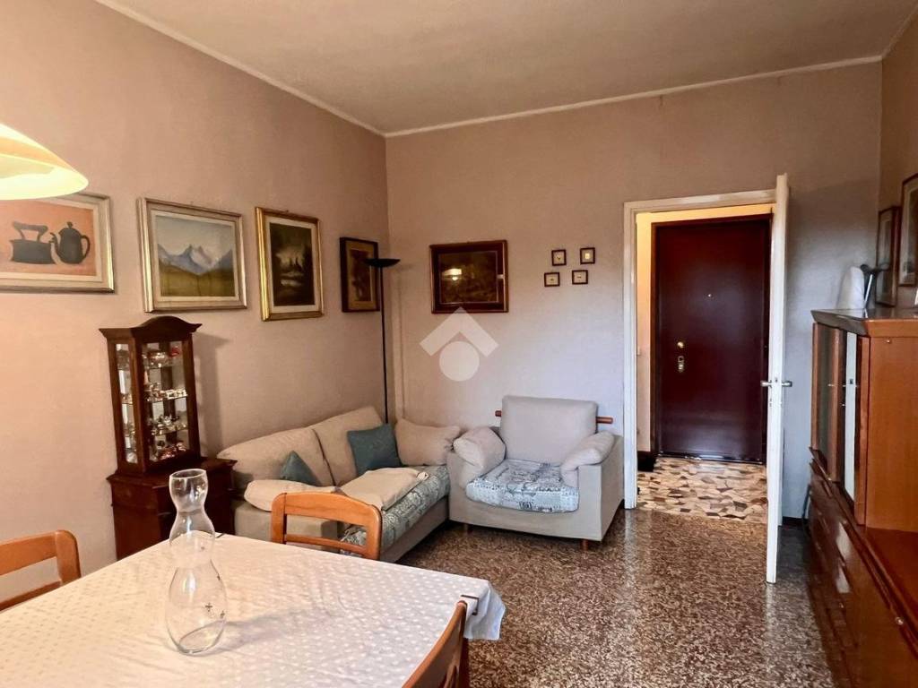 appartamento in vendita a Milano in zona Famagosta