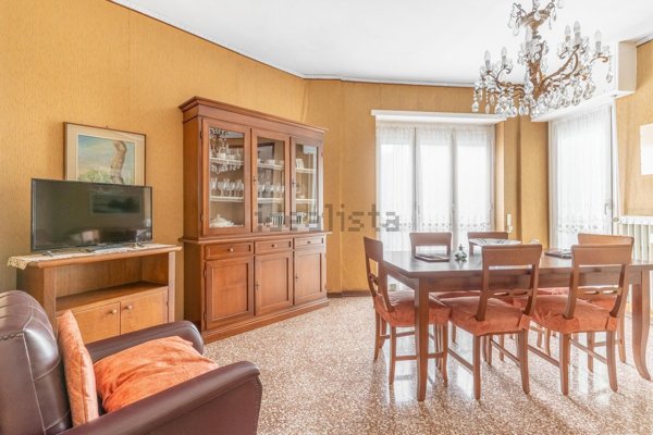 appartamento in vendita a Milano in zona Feltre