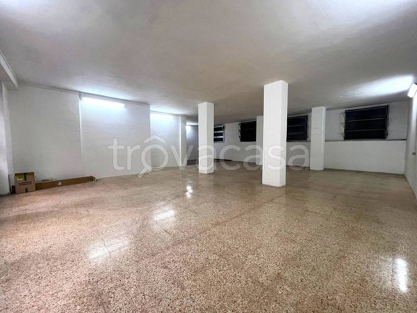 locale commerciale in vendita a Milano in zona Città Studi