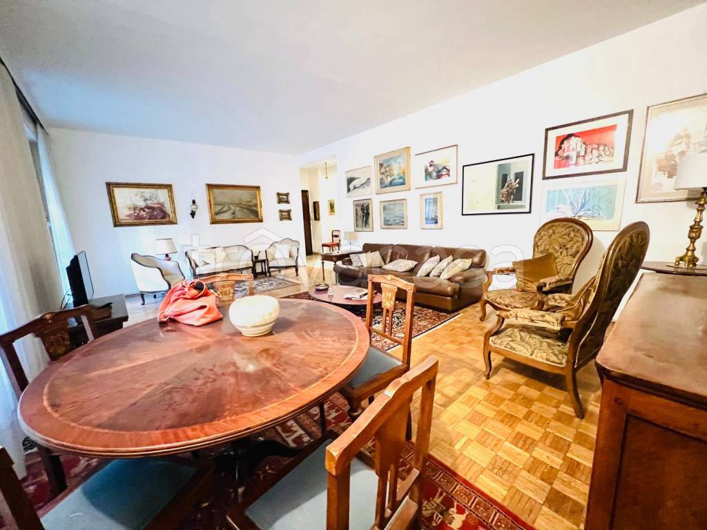 appartamento in vendita a Milano in zona Sempione