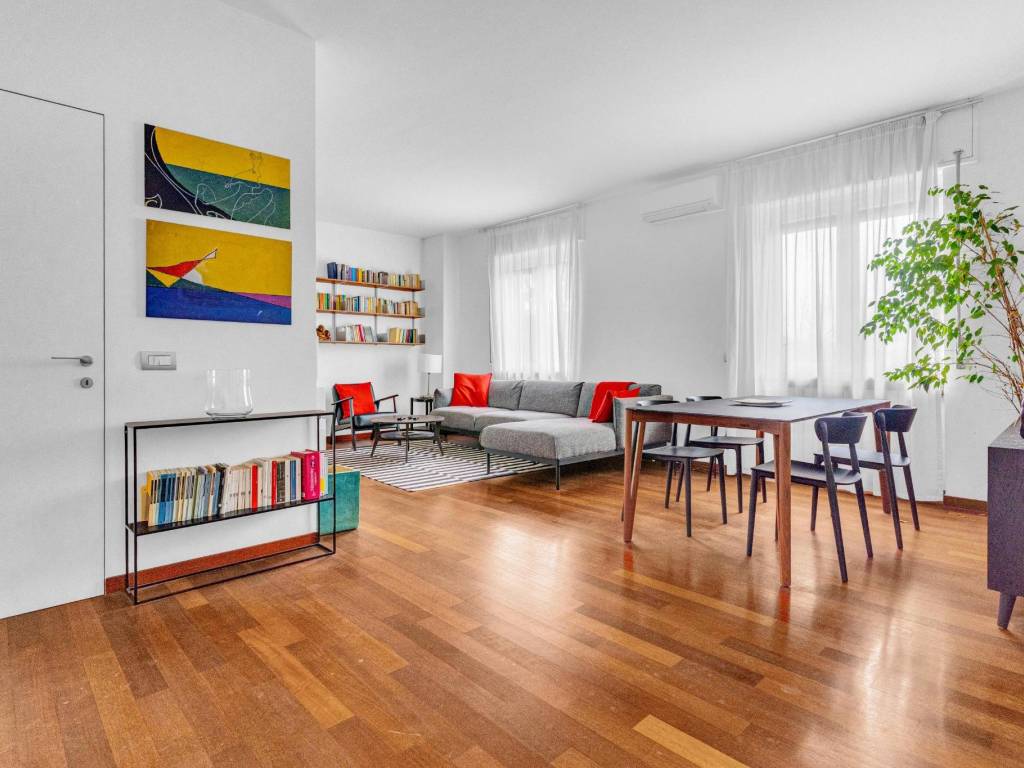 appartamento in vendita a Milano in zona Lambrate