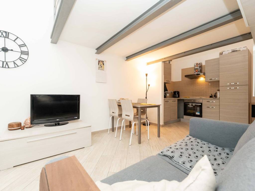 appartamento in vendita a Milano in zona Adriano