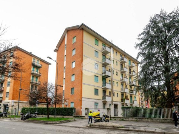 appartamento in vendita a Milano in zona Baggio