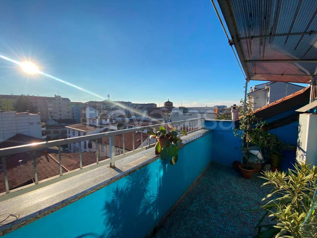 appartamento in vendita a Milano in zona Ghisolfa