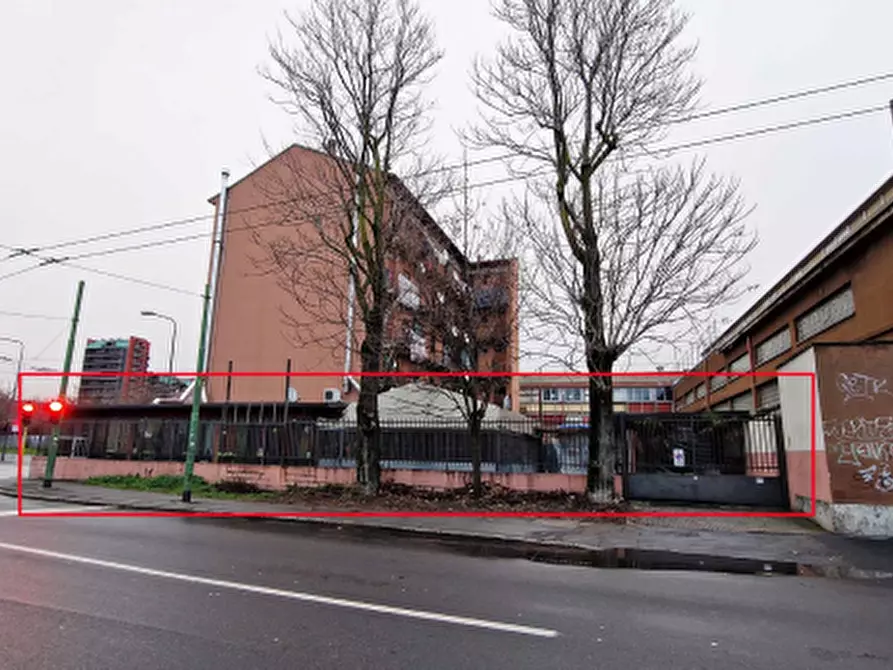 locale commerciale in vendita a Milano