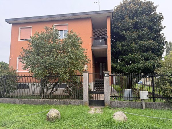 casa indipendente in vendita a Milano in zona Figino