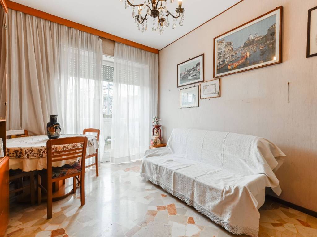 appartamento in vendita a Milano in zona Casoretto