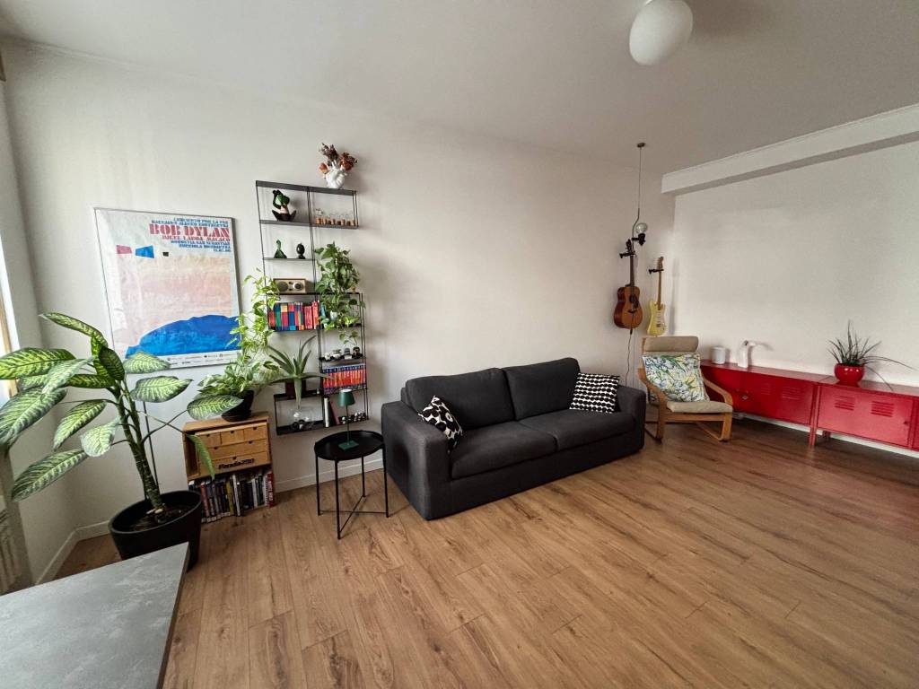 appartamento in vendita a Milano in zona Lorenteggio