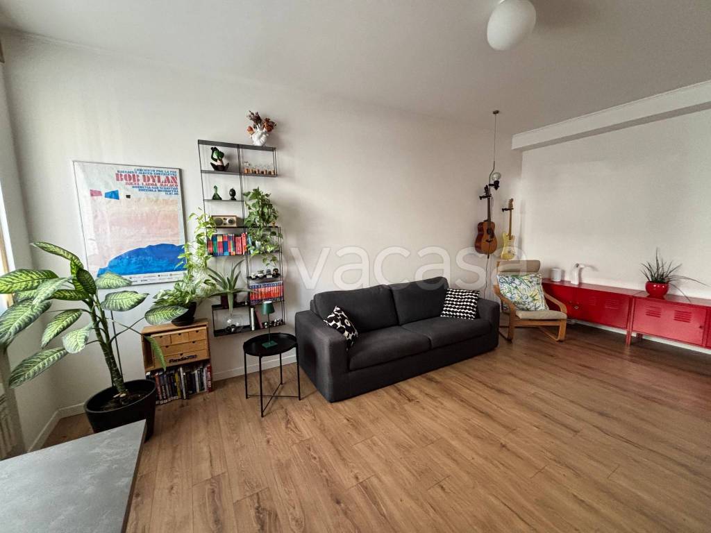 appartamento in vendita a Milano in zona Lorenteggio