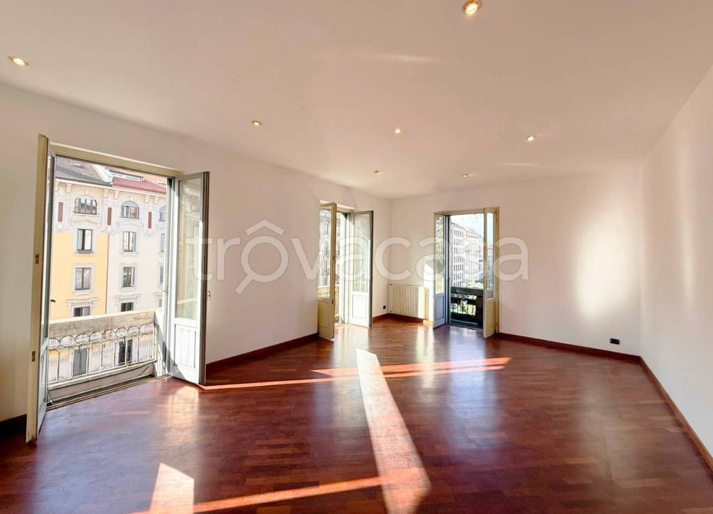 appartamento in vendita a Milano in zona Cinque Giornate