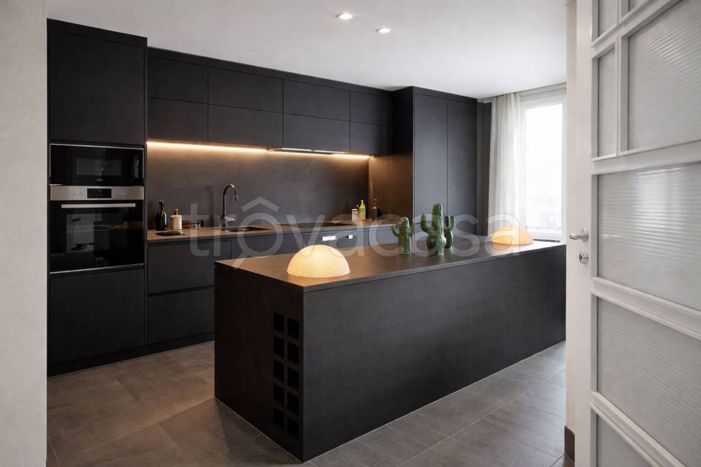 appartamento in vendita a Milano in zona Porta Venezia