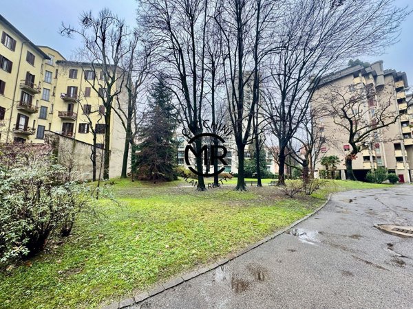 appartamento in vendita a Milano in zona Sempione