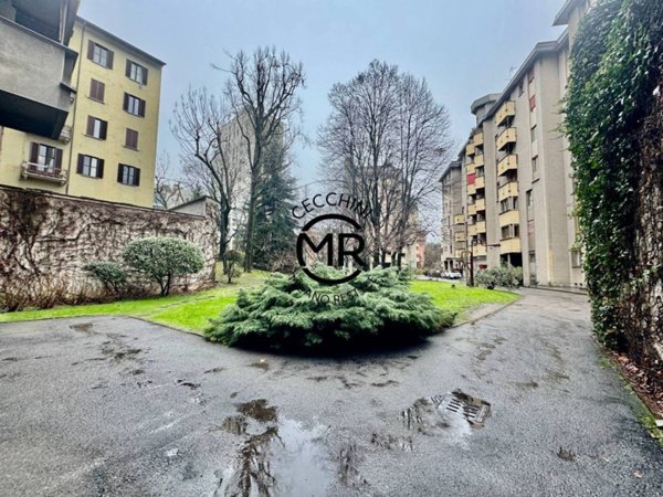 appartamento in vendita a Milano in zona Sempione