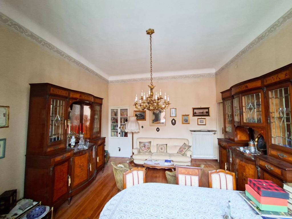 appartamento in vendita a Milano in zona Guastalla