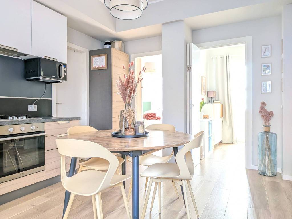 appartamento in vendita a Milano in zona Vigentino