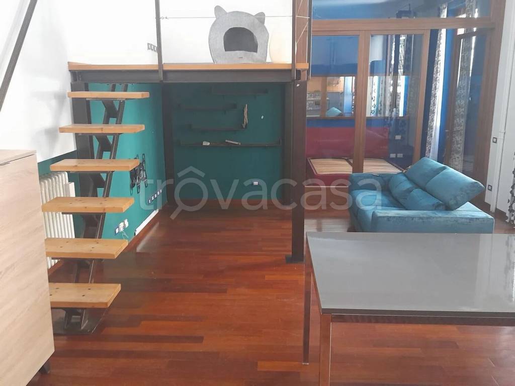 appartamento in vendita a Milano in zona Piazzale Lodi