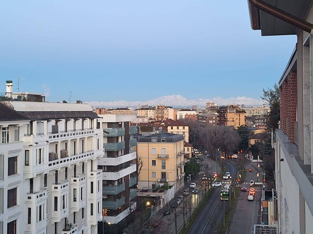 appartamento in vendita a Milano in zona Maggiolina