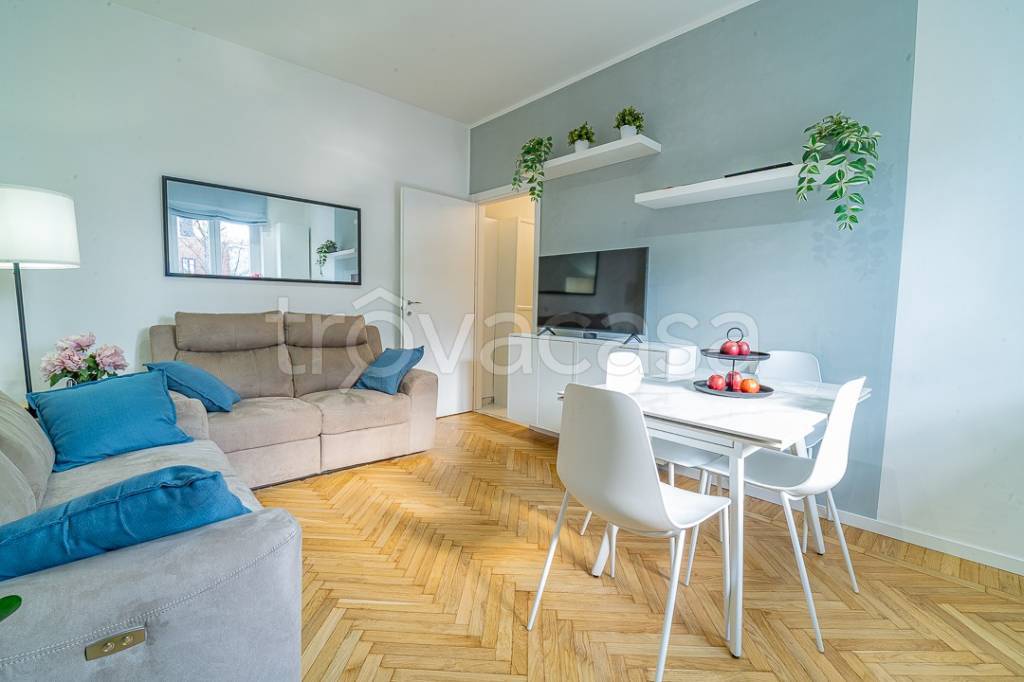 appartamento in vendita a Milano in zona Ghisolfa