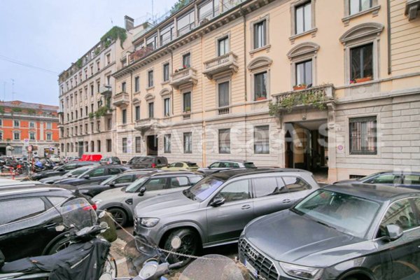 ufficio in vendita a Milano in zona Porta Nuova