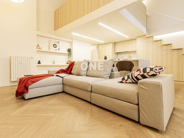 appartamento in vendita a Milano in zona Cadorna