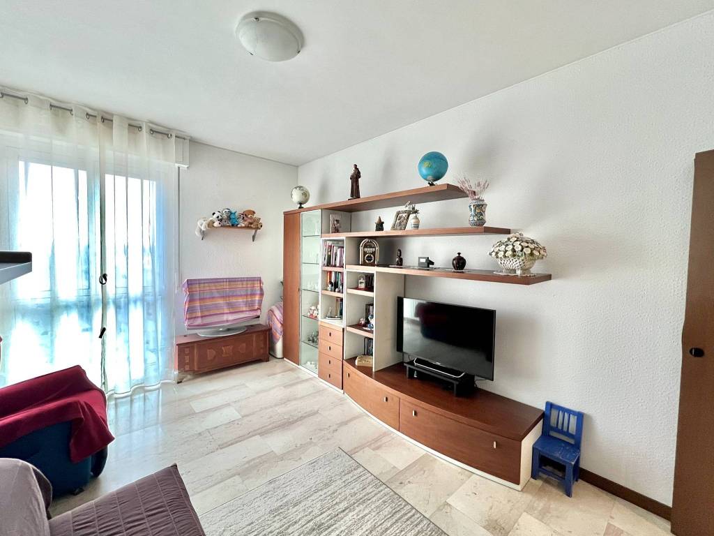 appartamento in vendita a Milano in zona Barona