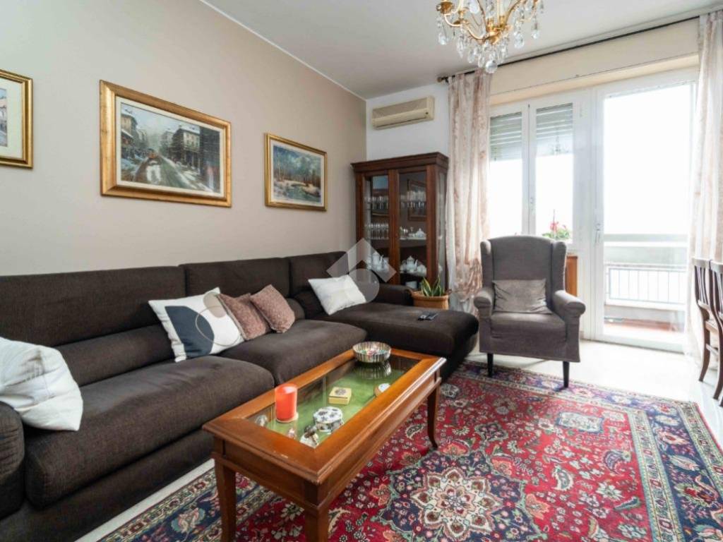 appartamento in vendita a Milano in zona Vigentino