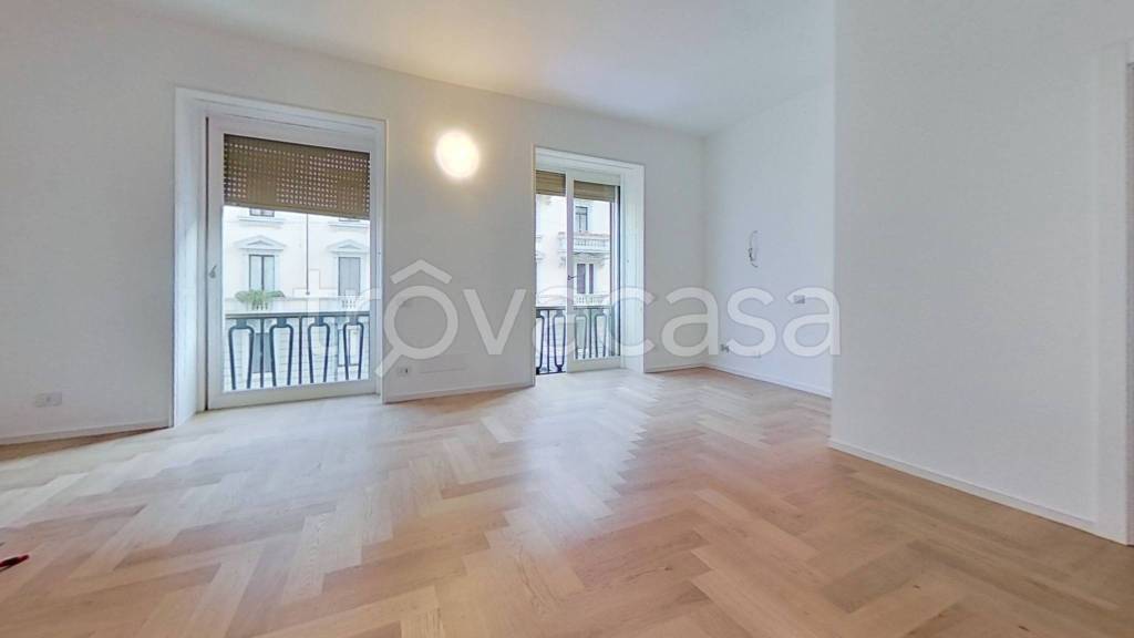 appartamento in vendita a Milano in zona Cadorna