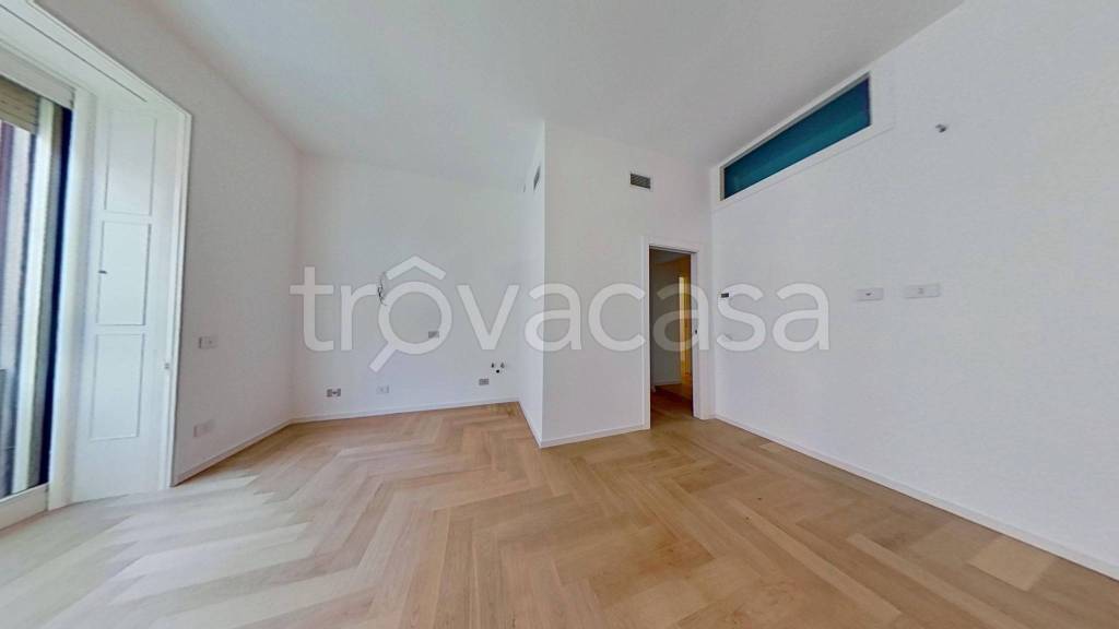 appartamento in vendita a Milano in zona Cadorna