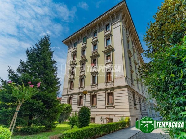 appartamento in vendita a Milano in zona Montalbino