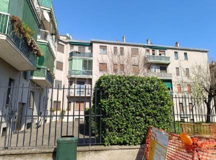 appartamento in vendita a Milano in zona Quinto Romano
