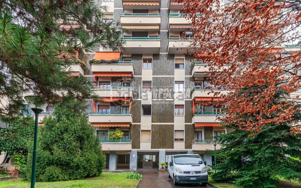 appartamento in vendita a Milano in zona Dergano