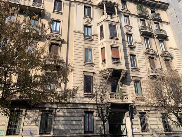 appartamento in vendita a Milano in zona Guastalla