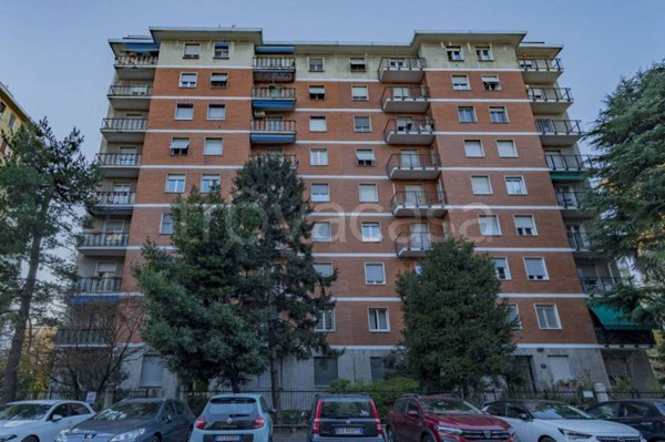 appartamento in vendita a Milano in zona Lorenteggio