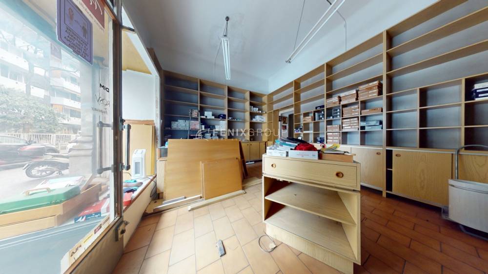 locale commerciale in vendita a Milano