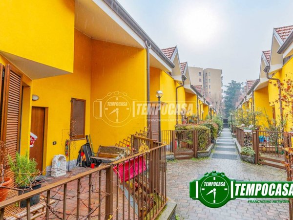 casa indipendente in vendita a Milano in zona Baggio