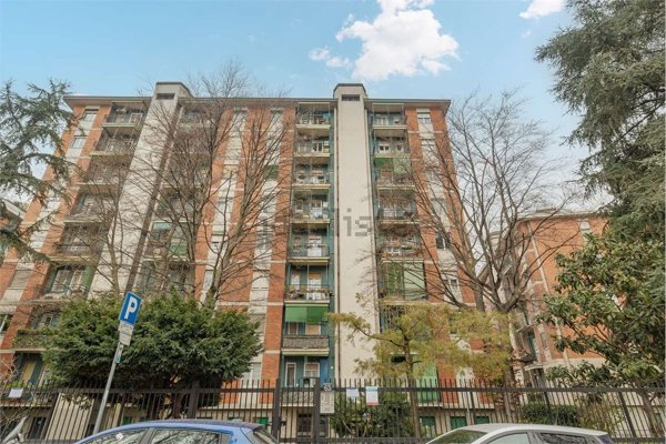 appartamento in vendita a Milano in zona Piazzale Lodi