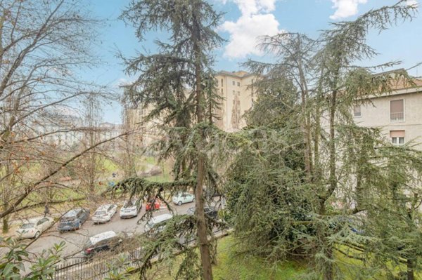 appartamento in vendita a Milano in zona Piazzale Lodi