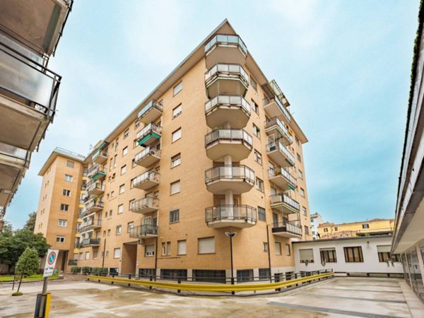 appartamento in vendita a Milano in zona Chiesa Rossa