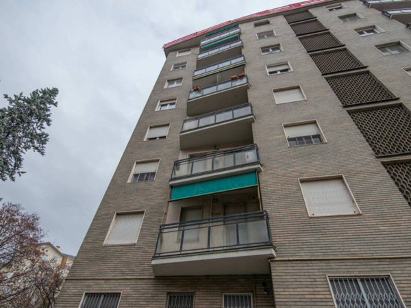 appartamento in vendita a Milano in zona Piazzale Lodi